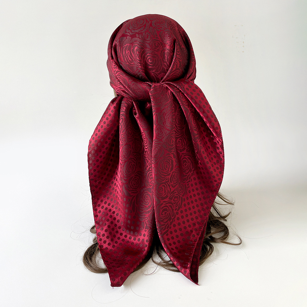 Lenço de seda para mulher hijab quadrado em jacquard texturizado_voghion.com