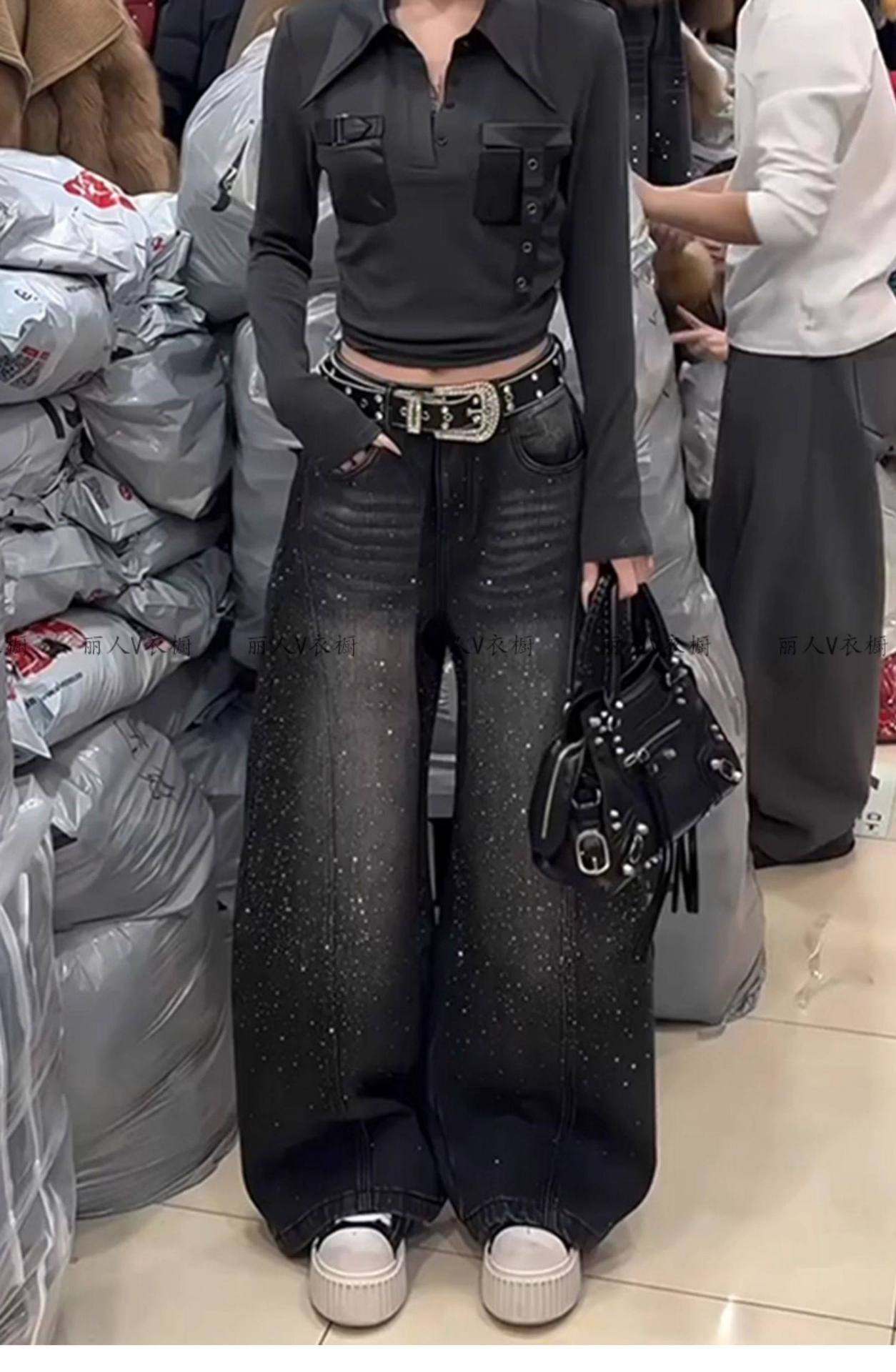 Jeans donna gamba larga con strass a stelle taglio loose_voghion.com