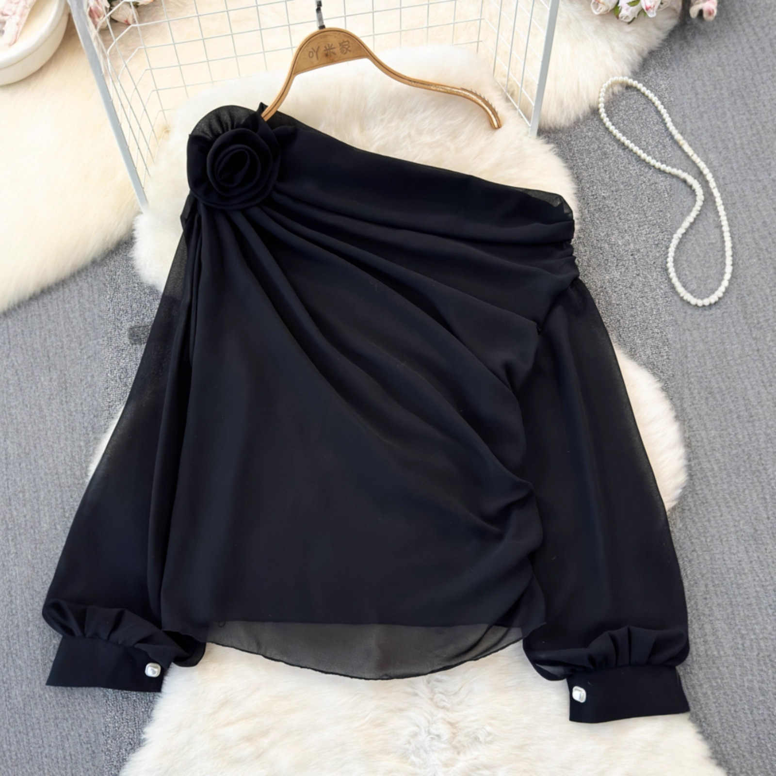 Lässige Chiffonbluse für Damen mit schulterfreiem Schnitt, europäisches und amerikanisches Modedesign, dreidimensionaler Blumendruck, figurformendes Oberteil für Frühling und Herbst_voghion.com