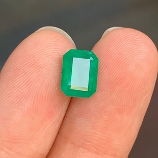 2.56 karat Emerald Bare Stone Zambia Origin VVG Micro Oil Gilder Certificate Supports Goods