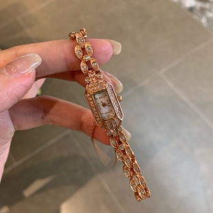 ����ɯ�й�õ������Ů�� �荷���ʯӢ�ֱ�Ů�ͶYͨ�ڕr�д���