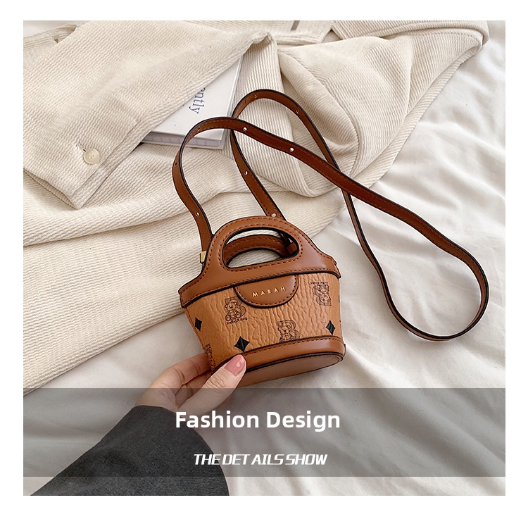 Nuova borsa a mano da donna con stampa orso, borsa a tracolla in stile coreano, accessorio alla moda per rossetto_voghion.com