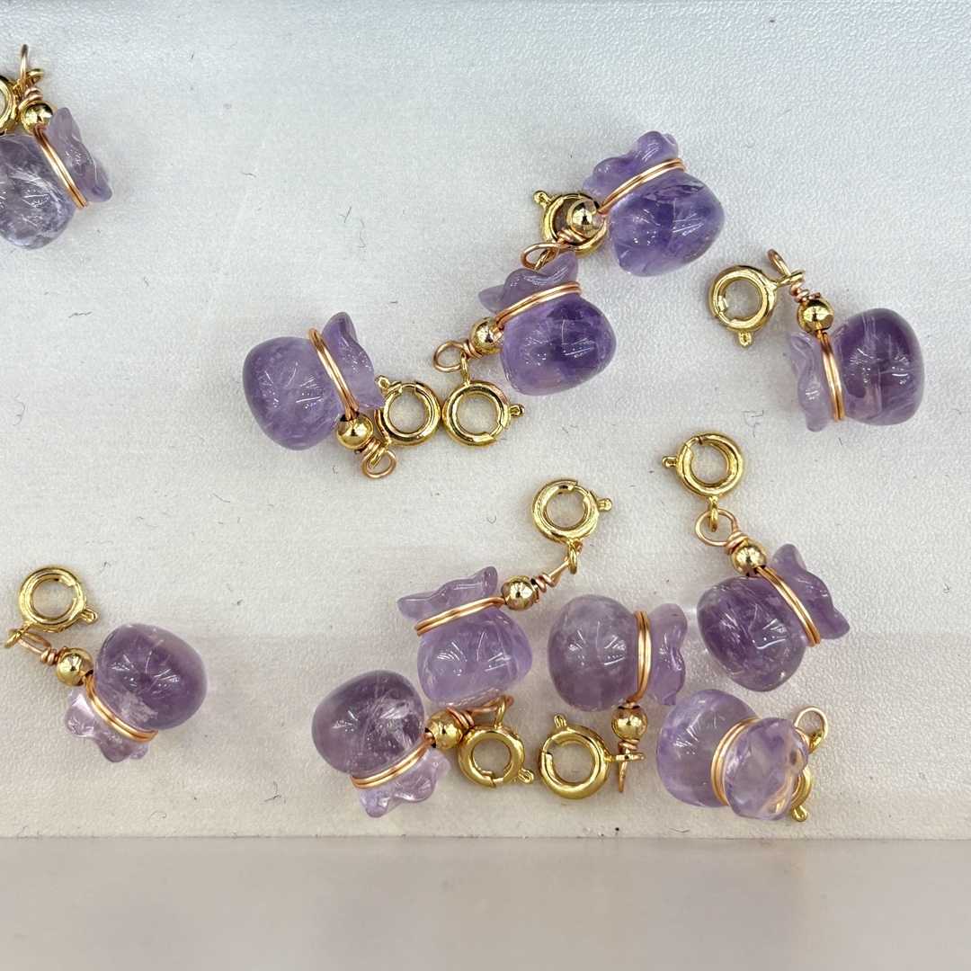 Natural amethyst lucky bag small pendant accessory for handmade DIY crafts, small hanging ornament, bracelet spacer bead accessory