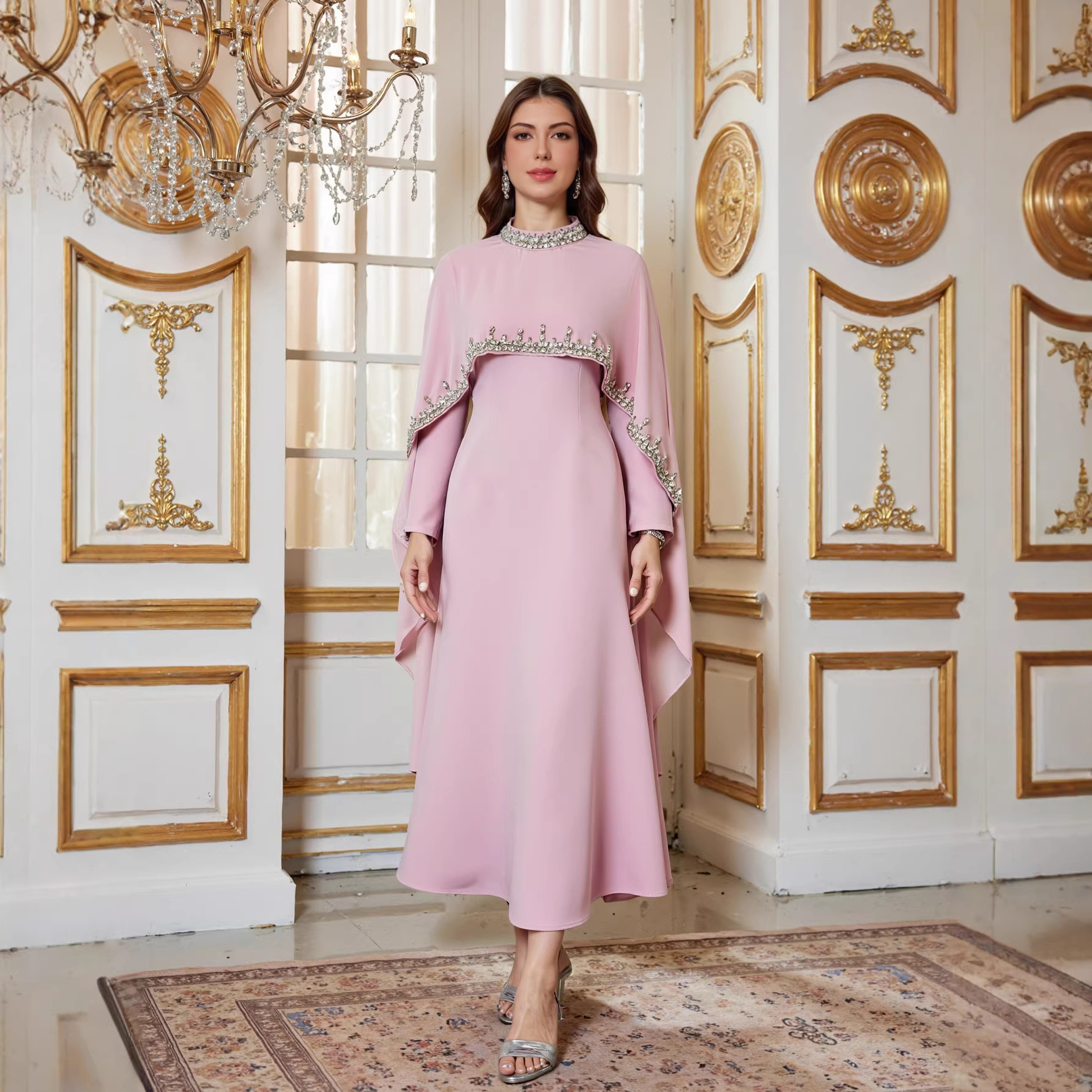 Hellrosa Strass-Abaya im Cape-Stil, Übergröße, Abendkleid für Damen aus dem Nahen Osten, Dubai, Saudi-Arabien, muslimische Mode_voghion.com