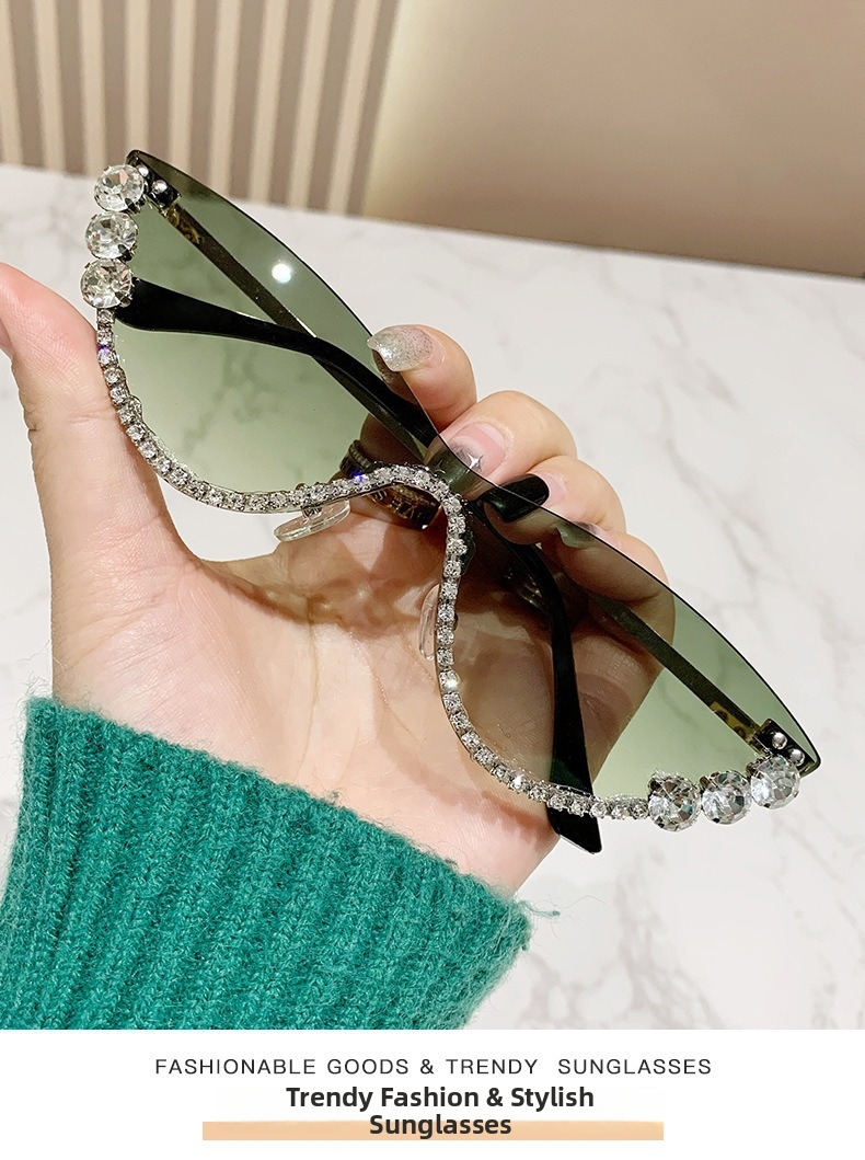 Occhiali da sole donna gatto con strass semicerchio moda_voghion.com
