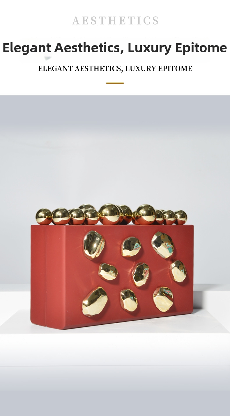 Bolso de noche irregular de acrílico con cadena_voghion.com