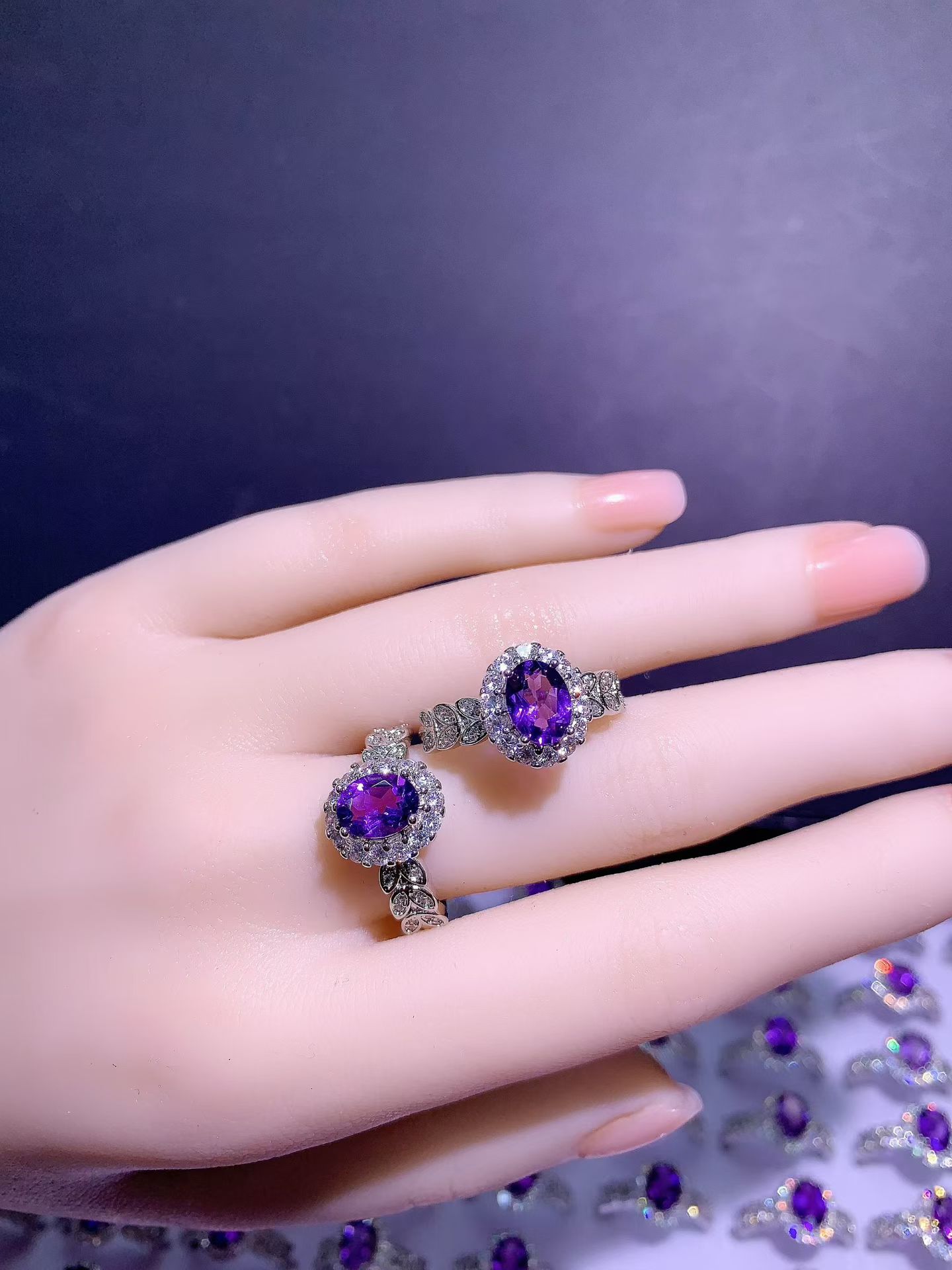 Wholesale natural amethyst inlaid rings, understated luxury, full diamond, elegant and sophisticated, popular sweet potato style, factory direct sales.