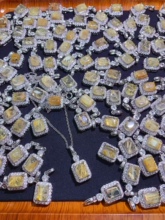 新款小方糖金发晶镶嵌吊坠轻奢女小众简约微镶锆石饰品厂家直销