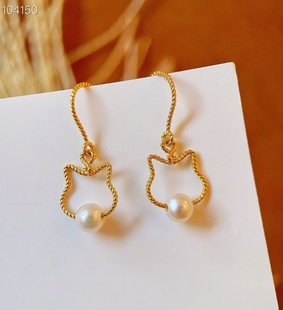 Super Cute 18K Kitten Earrings with Natural Freshwater Pearl Niche Design Advanced Fairy Essentials