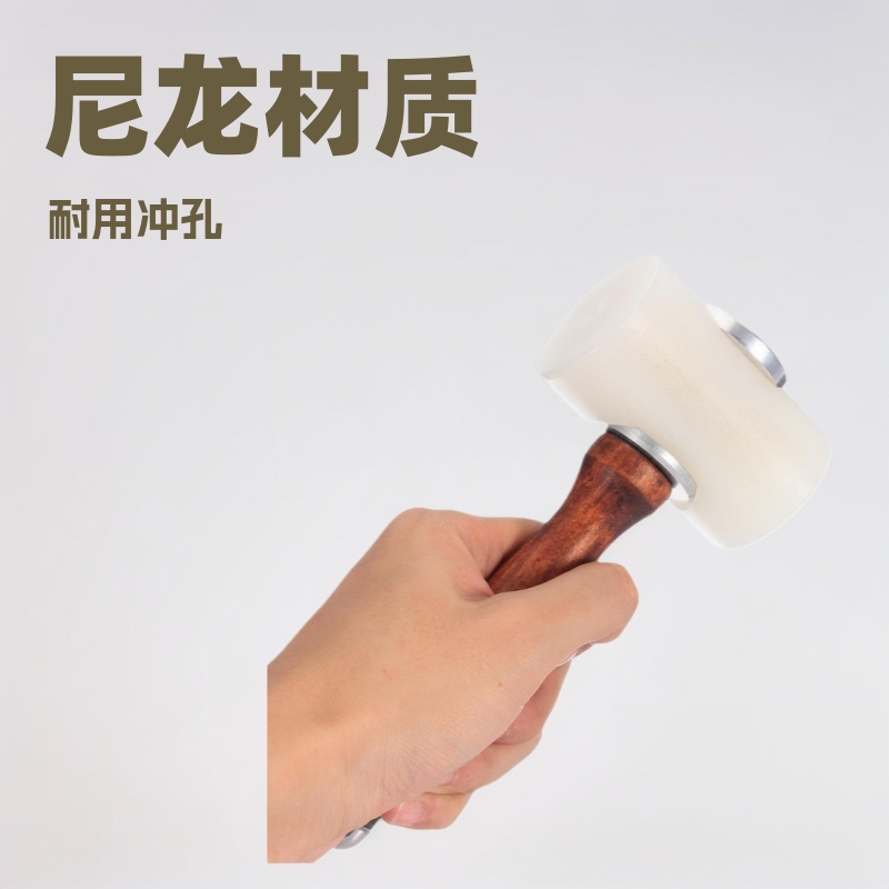 T字の木の柄の皮の彫刻のハンマーの菱は穴のプリントの彫刻を切ります。|undefined