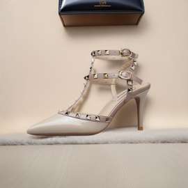 夏季新款尖头铆钉真皮高跟鞋细跟透气凉鞋女舒适防滑宴会晚宴鞋